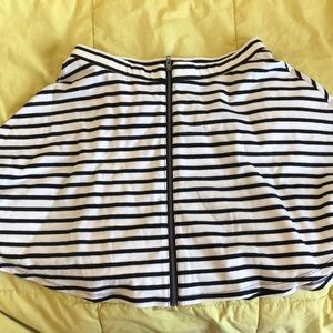 Black and white striped skirt w/ zipper on front